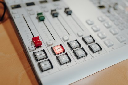 Mischpult mit verschiedenen Reglern